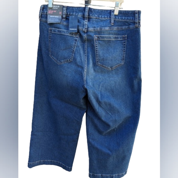 Torrid Cropped High Rise Wide Leg Jeans - Picture 2 of 10